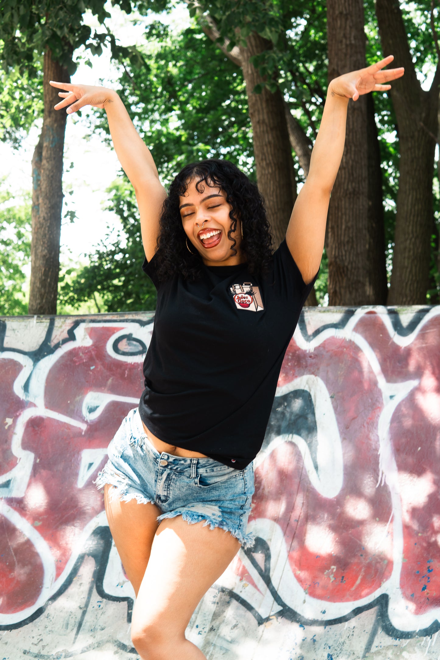 THE JULEZ BAG T-SHIRT